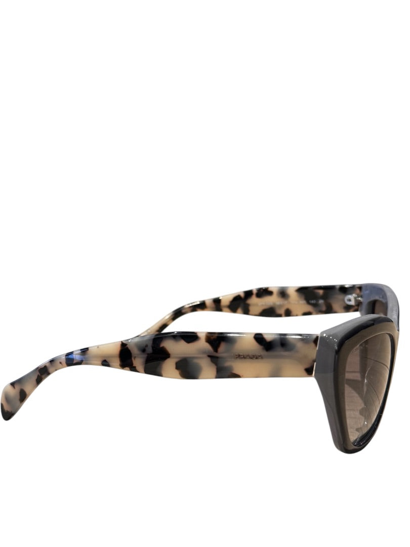 Tortoise et Gris PRADA Lunettes de Soleil